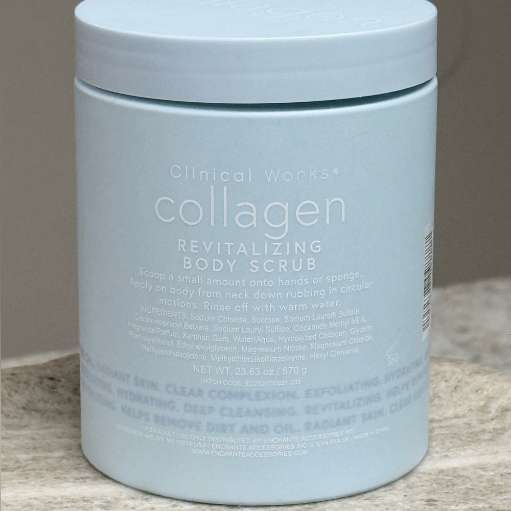 Clinical Works Collagen Revitalizing Body Scrub - Exfoliate and Renew - Picture 3 of 3